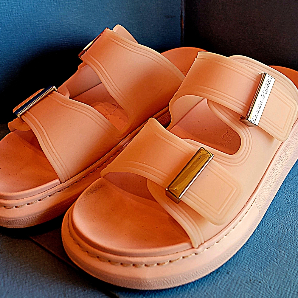 Alexander McQueen Pink Platform Sandals with Modern Design